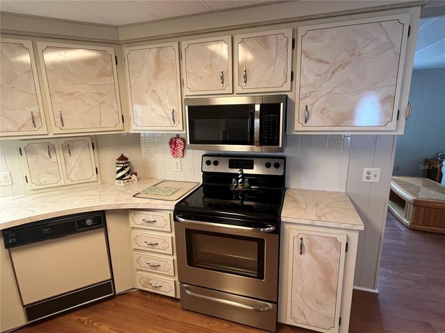 825 JOLANDA CIRCLE, Venice, FL 34285
