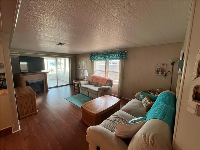825 JOLANDA CIRCLE, Venice, FL 34285