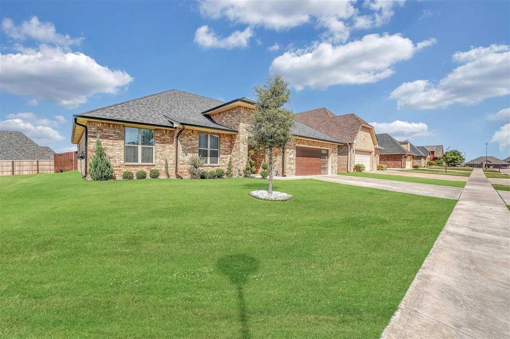 6813 SW Oakley, Lawton, OK 73505