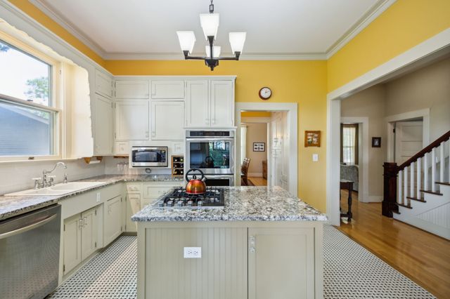 411 S 11th Street, Garland, TX 75040