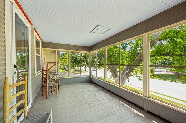 411 S 11th Street, Garland, TX 75040