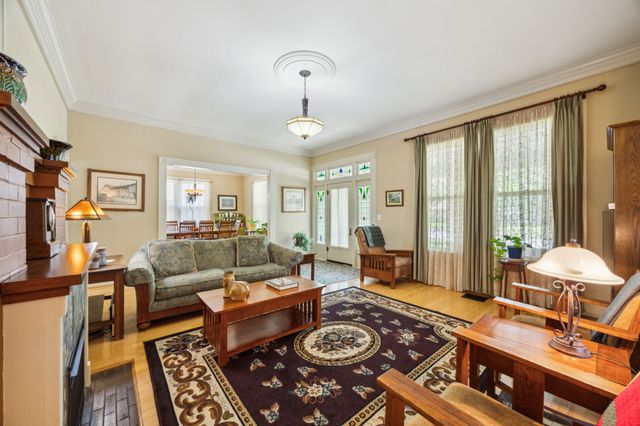 411 S 11th Street, Garland, TX 75040