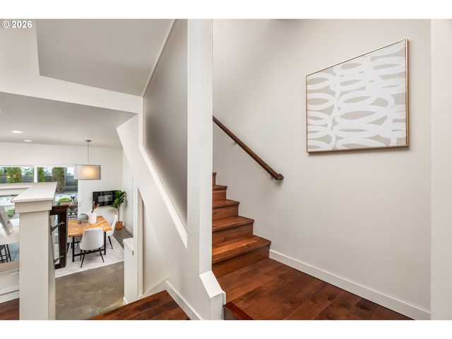 1661 Se TENINO St, Portland, OR 97202