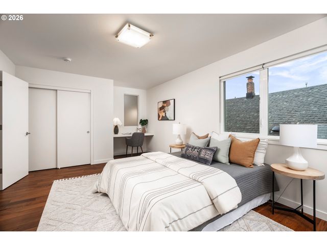 1661 Se TENINO St, Portland, OR 97202