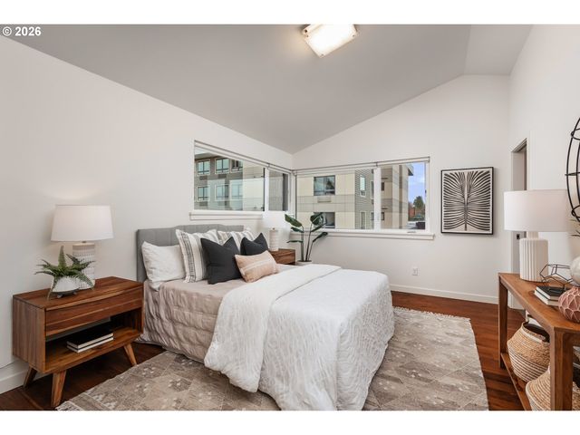 1661 Se TENINO St, Portland, OR 97202