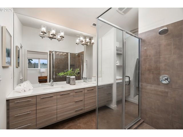 1661 Se TENINO St, Portland, OR 97202