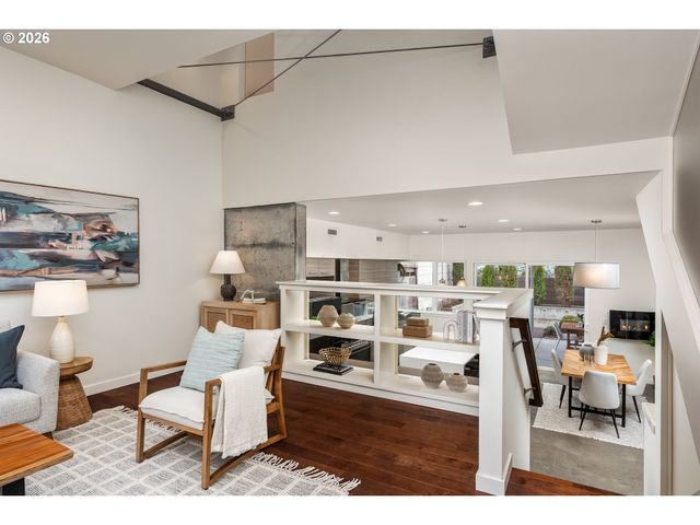 1661 Se TENINO St, Portland, OR 97202