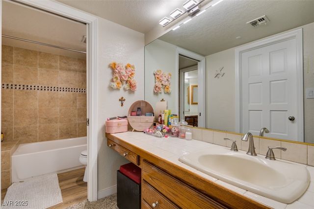 5133 Southern Hills Lane, Las Vegas, NV 89113