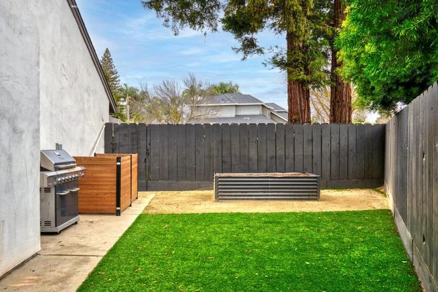 2228 Cheyenne Way, Modesto, CA 95356