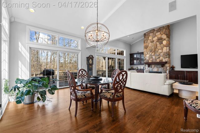 5146 Lagoons Circle 22, West Bloomfield Charter Township, MI 48323