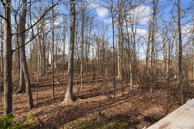 5146 Lagoons Circle 22, West Bloomfield Charter Township, MI 48323