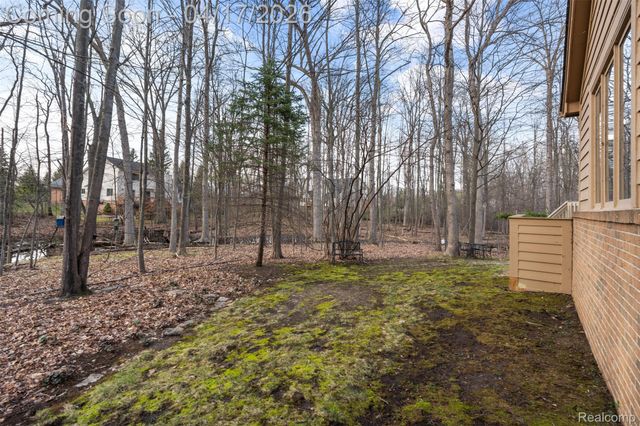 5146 Lagoons Circle 22, West Bloomfield Charter Township, MI 48323
