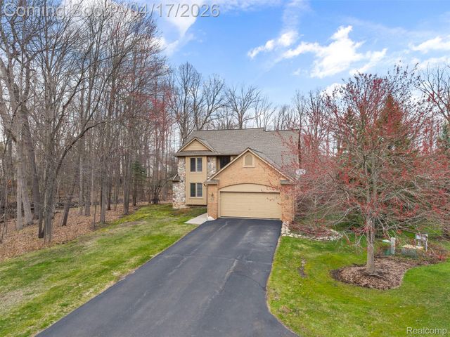 5146 Lagoons Circle 22, West Bloomfield Charter Township, MI 48323