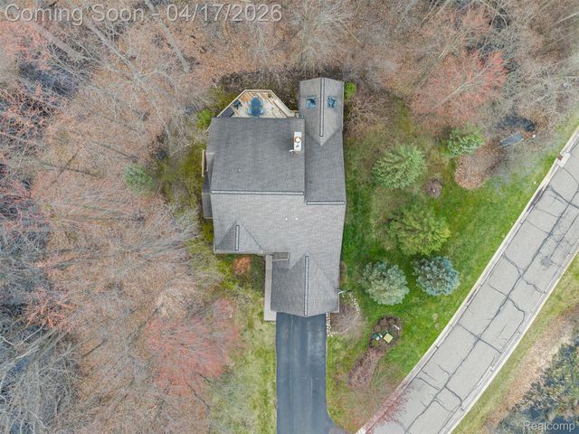 5146 Lagoons Circle 22, West Bloomfield Charter Township, MI 48323