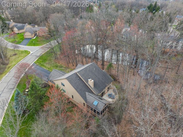 5146 Lagoons Circle 22, West Bloomfield Charter Township, MI 48323