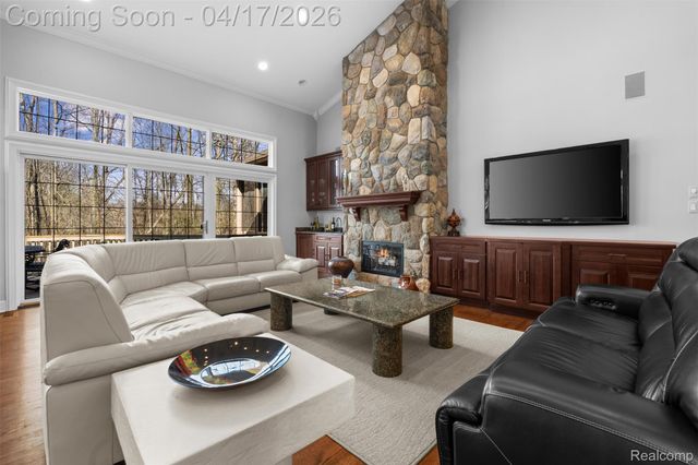 5146 Lagoons Circle 22, West Bloomfield Charter Township, MI 48323