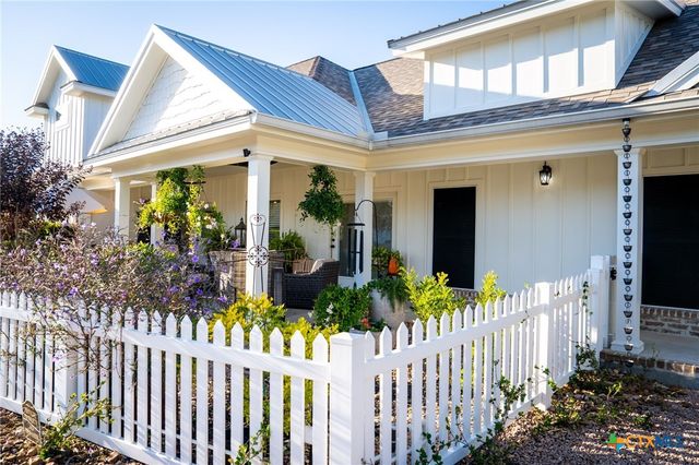 911 Hudson Lane, New Braunfels, TX 78130