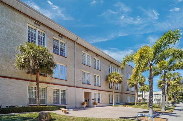 701 MIRROR LAKE DRIVE N 120, St Petersburg, FL 33701