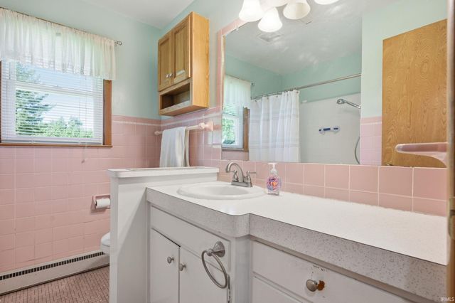 705 Oxford Road, Anderson, IN 46012