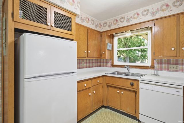 705 Oxford Road, Anderson, IN 46012