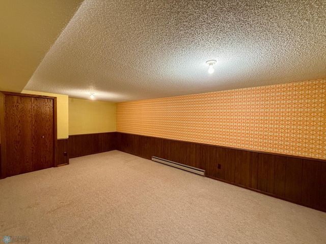 1614 S 27th Avenue S, Moorhead, MN 56560