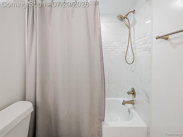 57633 Yorkshire Drive, Washington, MI 48094