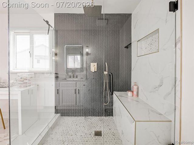 57633 Yorkshire Drive, Washington, MI 48094