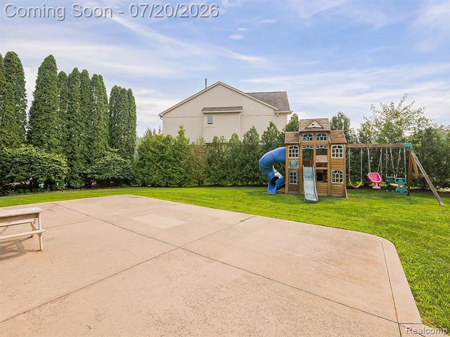 57633 Yorkshire Drive, Washington, MI 48094