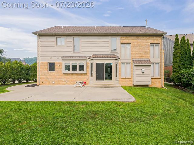 57633 Yorkshire Drive, Washington, MI 48094