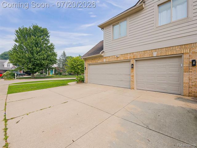 57633 Yorkshire Drive, Washington, MI 48094