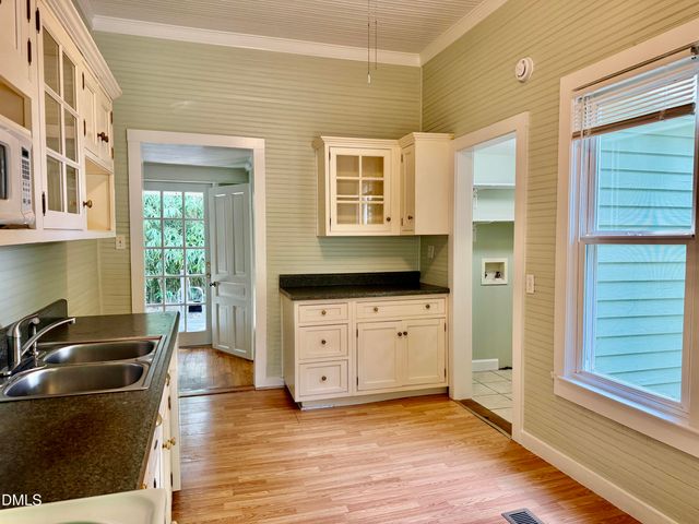511 N Greensboro Street N, Carrboro, NC 27510