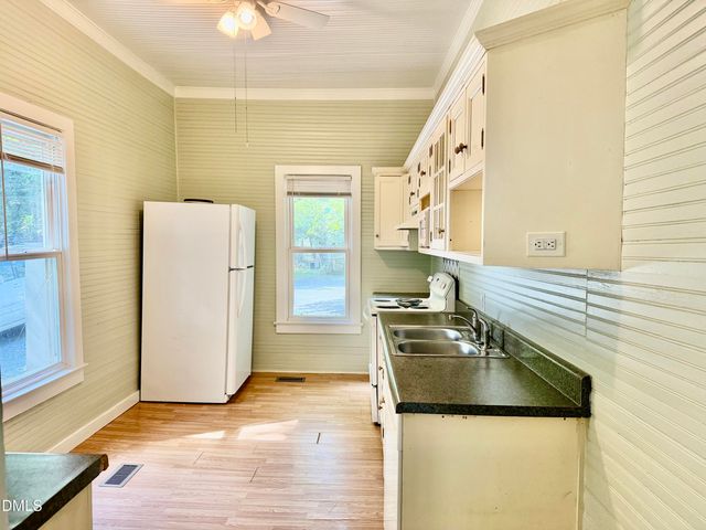 511 N Greensboro Street N, Carrboro, NC 27510
