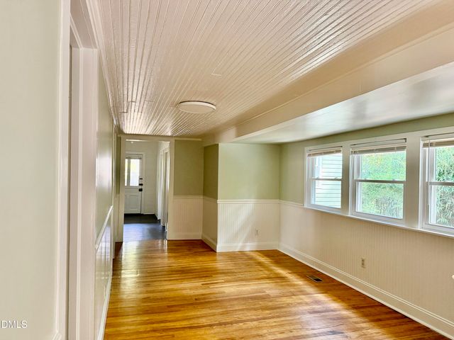 511 N Greensboro Street N, Carrboro, NC 27510