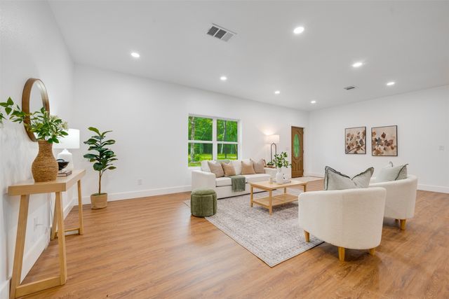 130 Private Road 35407, Sumner, TX 75486