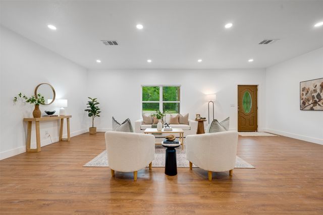 130 Private Road 35407, Sumner, TX 75486