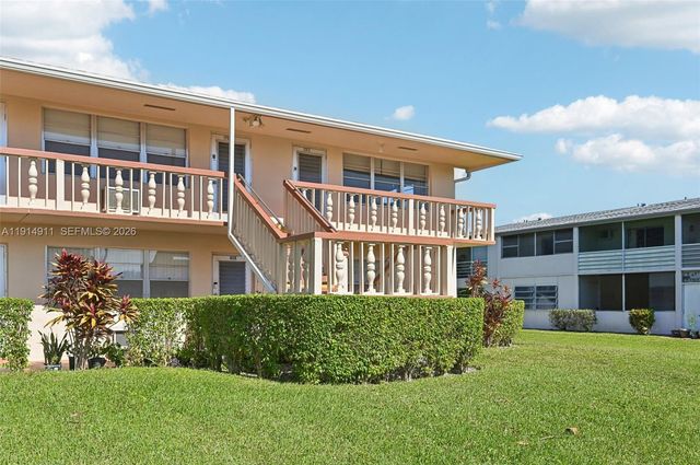 126 Canterbury E 126, West Palm Beach, FL 33417