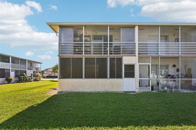 126 Canterbury E 126, West Palm Beach, FL 33417