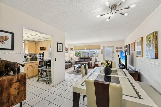 126 Canterbury E 126, West Palm Beach, FL 33417