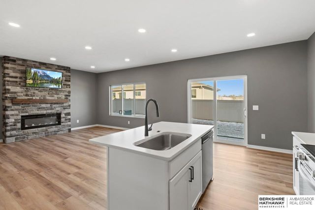 14812 Willow Street, Bennington, NE 68007