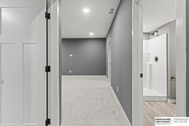 14812 Willow Street, Bennington, NE 68007