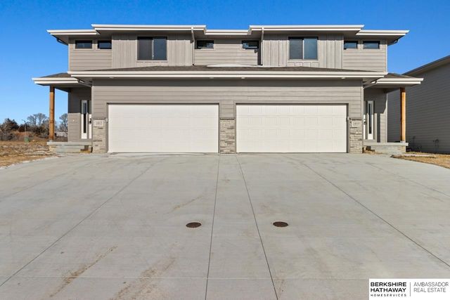 14812 Willow Street, Bennington, NE 68007