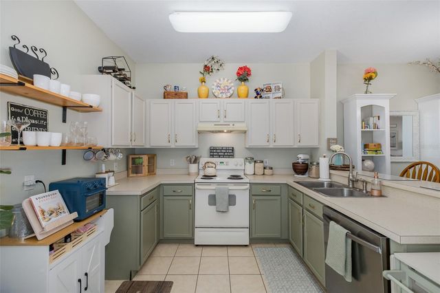 12739 SUNLAND COURT, Tampa, FL 33625