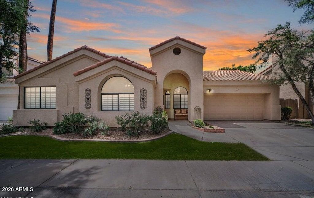 19 W SARAH Lane, Tempe, AZ 85284