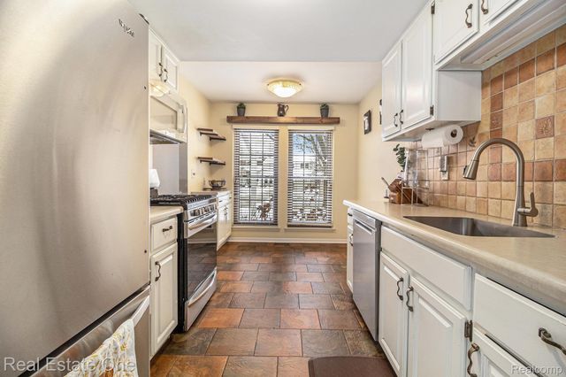 22717 Cranbrooke Drive, Novi, MI 48375