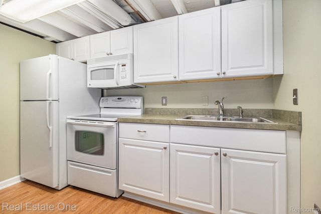 22717 Cranbrooke Drive, Novi, MI 48375