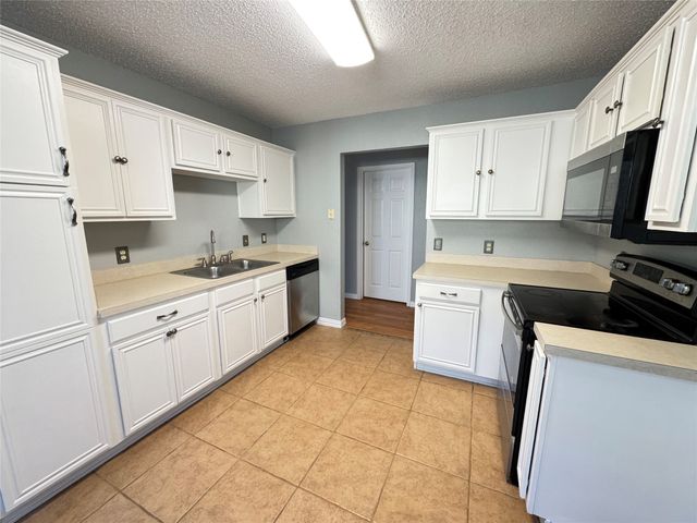 6108 Seese Drive, Arlington, TX 76018