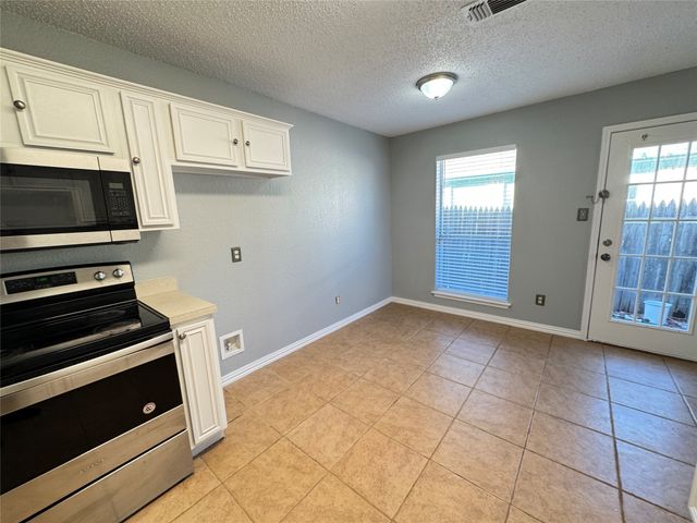 6108 Seese Drive, Arlington, TX 76018