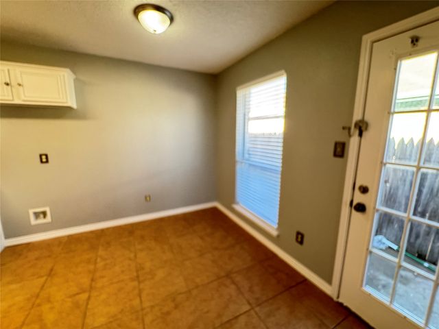 6108 Seese Drive, Arlington, TX 76018