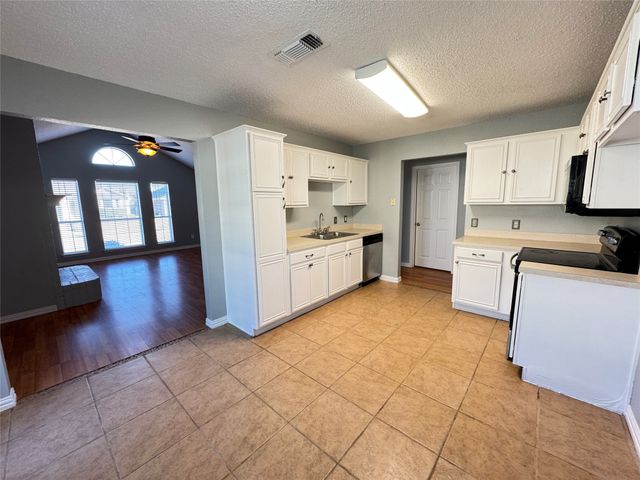 6108 Seese Drive, Arlington, TX 76018