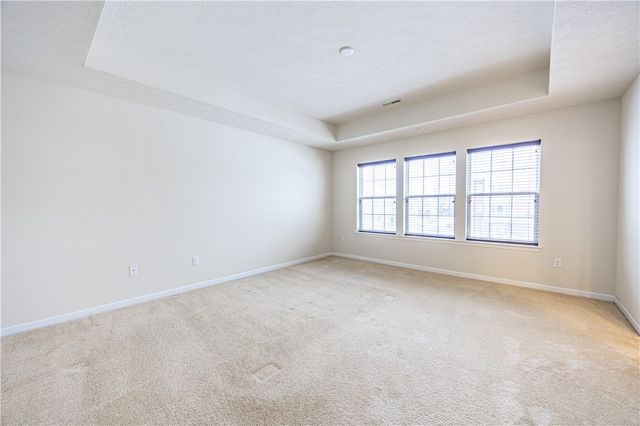 10 Roosevelt Dr, Kennedy Twp, PA 15136